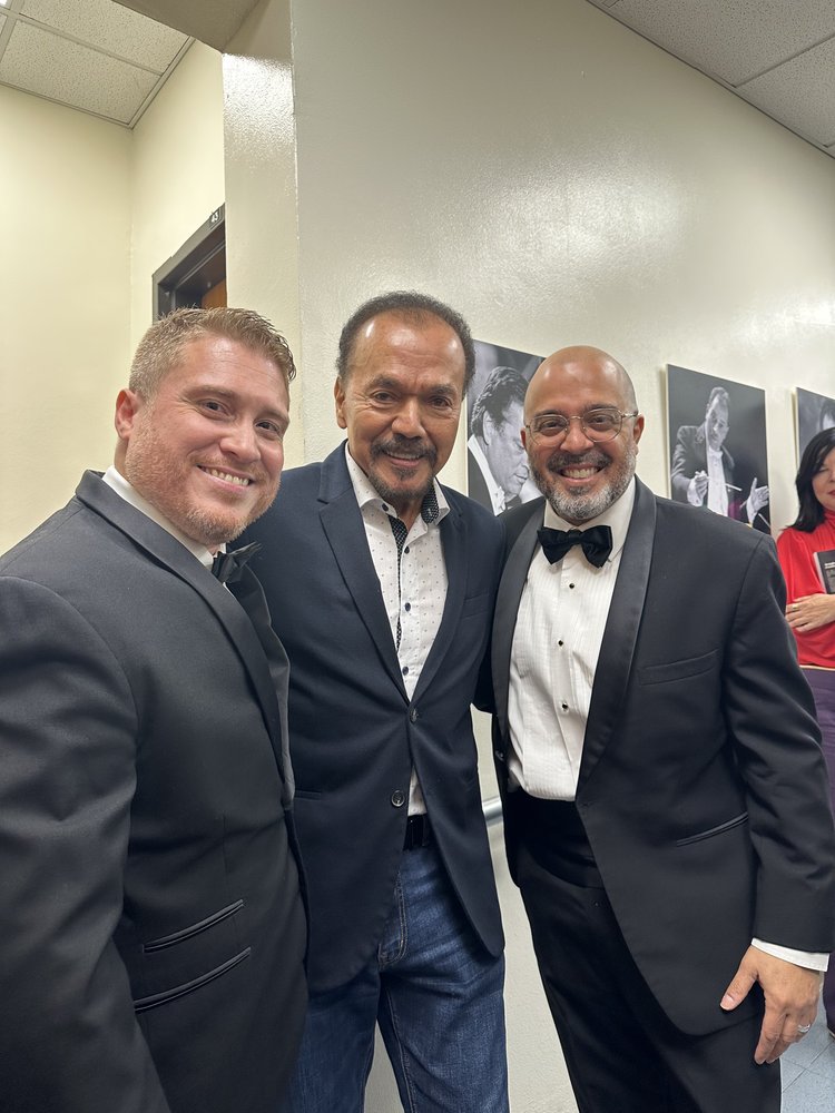 Edgar y Riky junto a Bobby Valentín